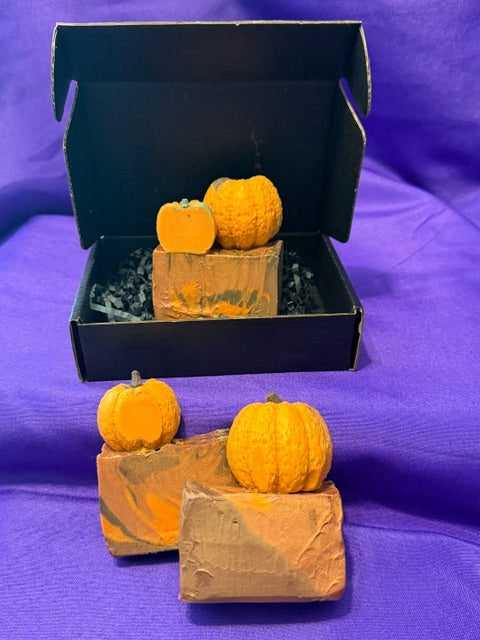 Under The Leaves Pumpkin Block -limited edition